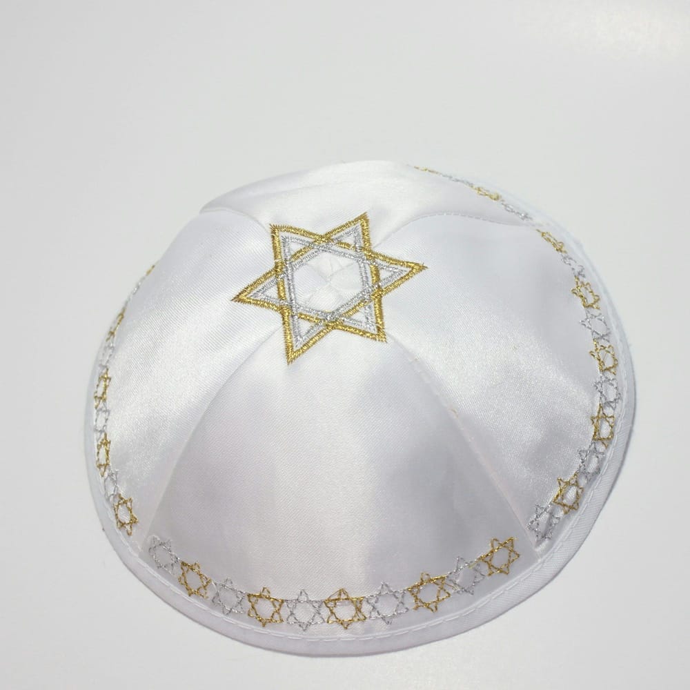 כיפת סאטן רקומה
